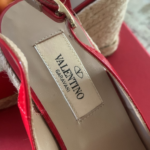 VALENTINO GARAVANI red patent wedge - Picture 4 of 7